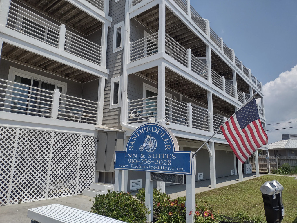 Sandpeddler Inn & Suites – photo 1