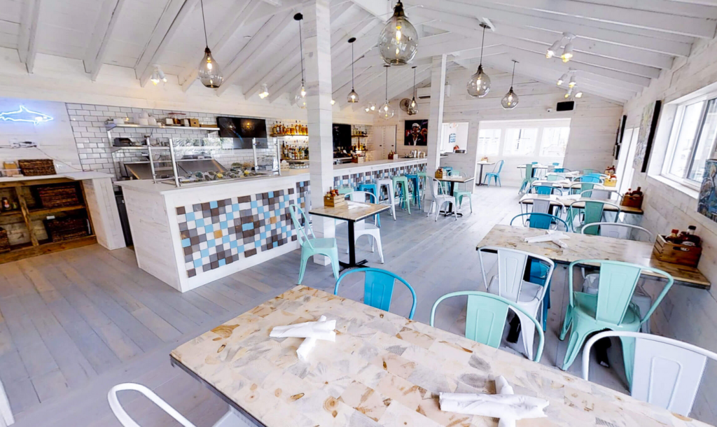 Shark Bar & Kitchen – photo 2