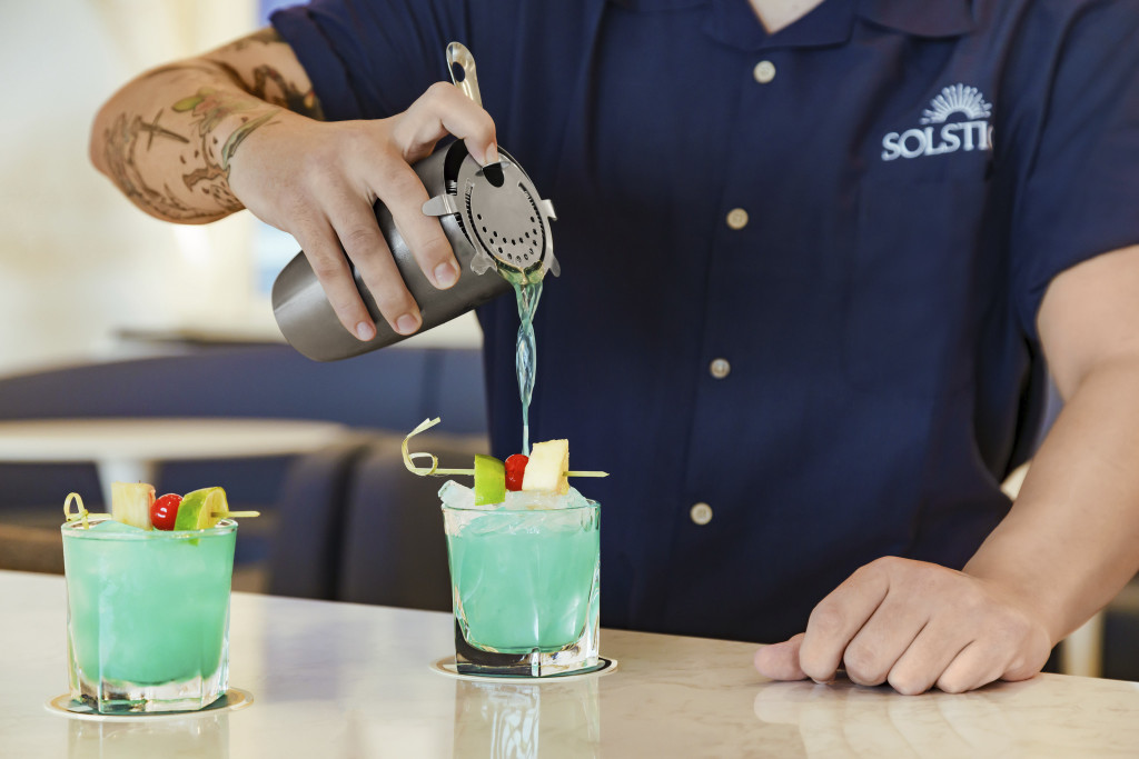 Solstice Oceanfront Kitchen + Cocktails – photo 2