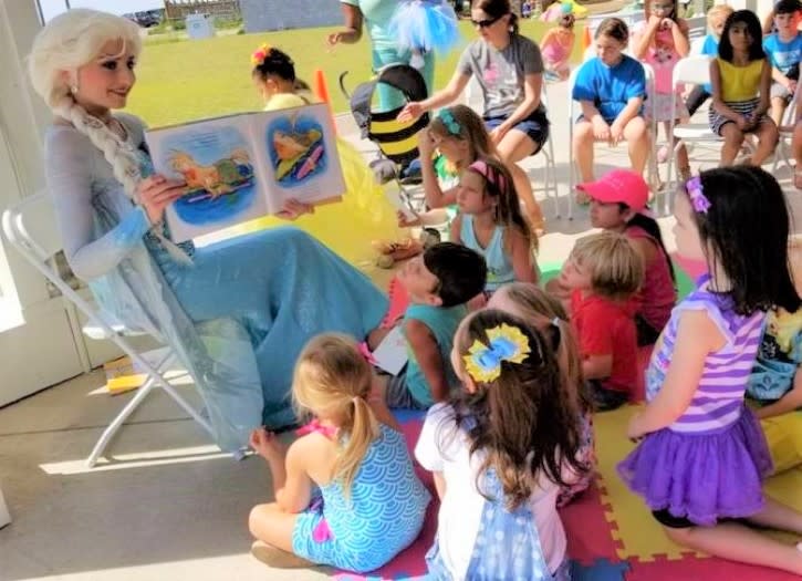 Holiday Story Time by the Sea – photo 1