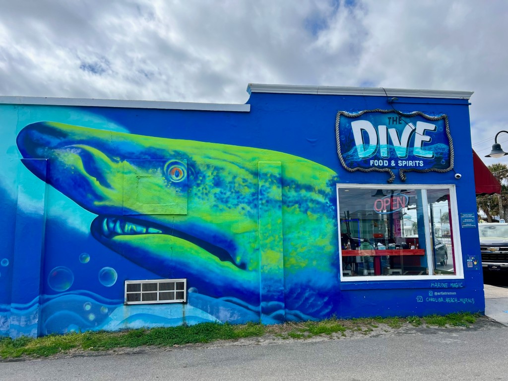 The Dive Food & Spirits – photo 1