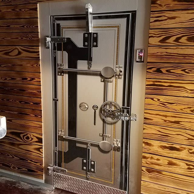 Pour Taproom & Bar – photo 4