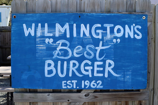 Winnie's Tavern – photo 2
