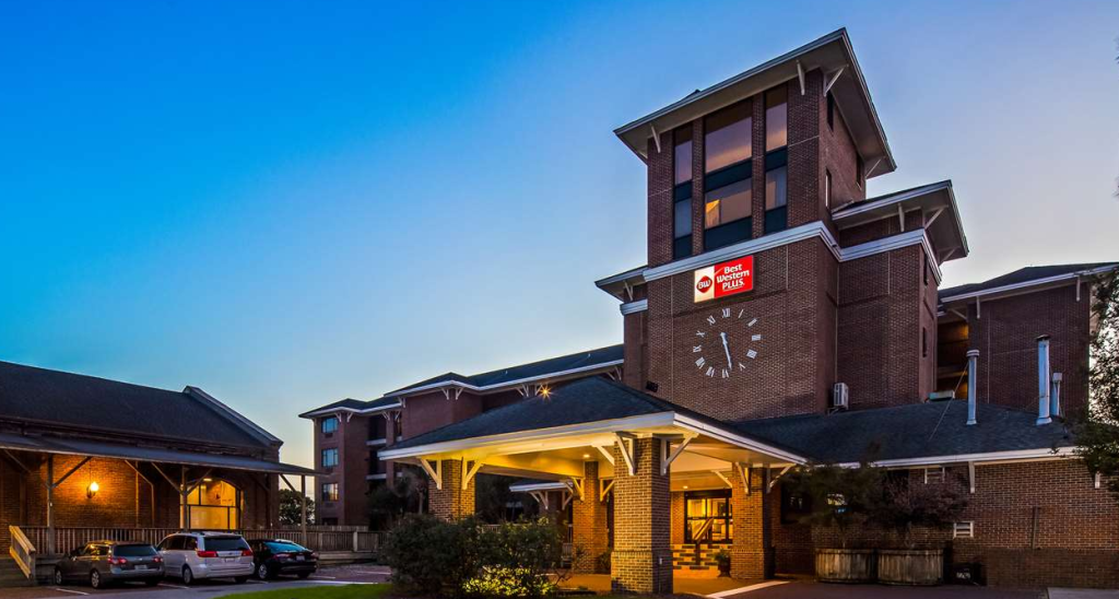 Best Western Plus Coastline Inn