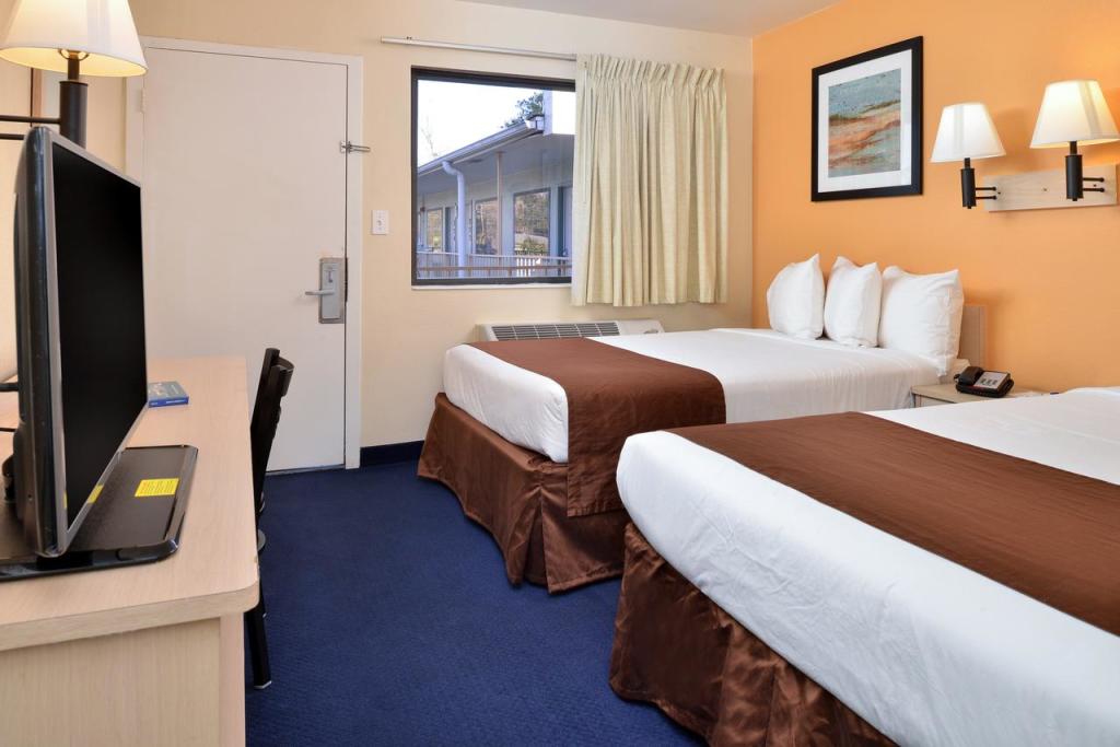 Suites on Market – photo 2