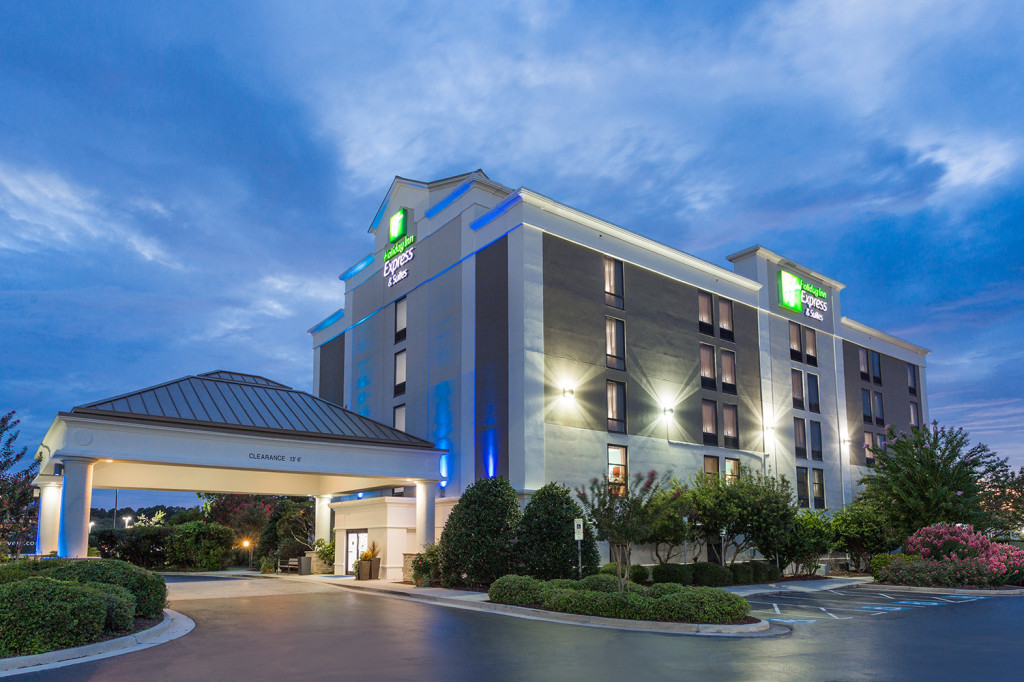 Holiday Inn Express & Suites-University Center – photo 1