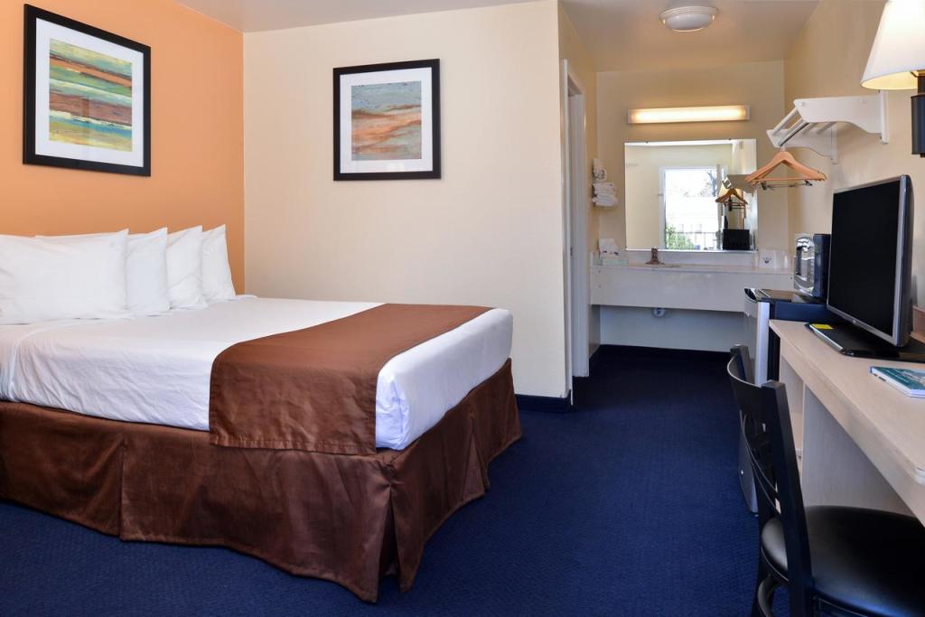 Suites on Market – photo 7
