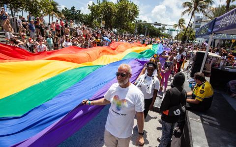 gay pride miami and traffic