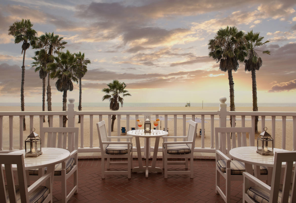 https://assets.simpleviewinc.com/sv-alhi/image/upload/c_fill%2Ch_825%2Cq_75%2Cw_1200/v1/cms_resources/clients/alhitx/ShuttersUpperBalconyPatio_2c854ca1-0343-4853-a536-8578bb9ed731.jpg