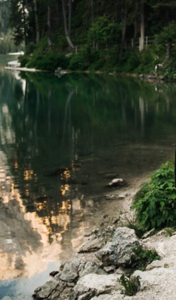 7 Romantic Lakeside Venues