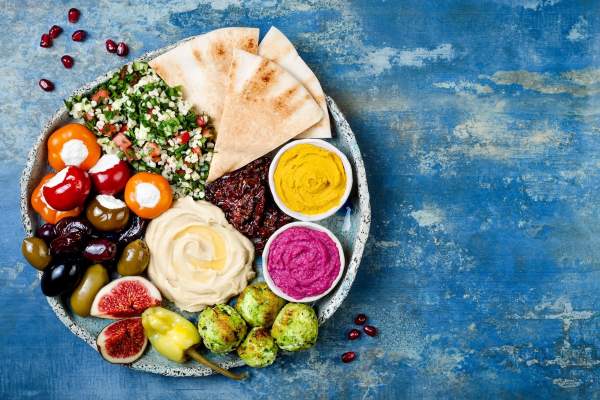 Runway Warriors: Healthy Restaurant Options at Major Airports