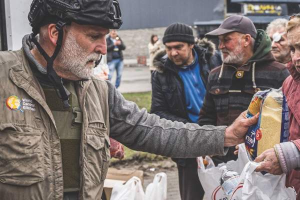 Renowned Chef José Andrés, Mike Curtin Use Their Kitchens to Serve Relief, Hope