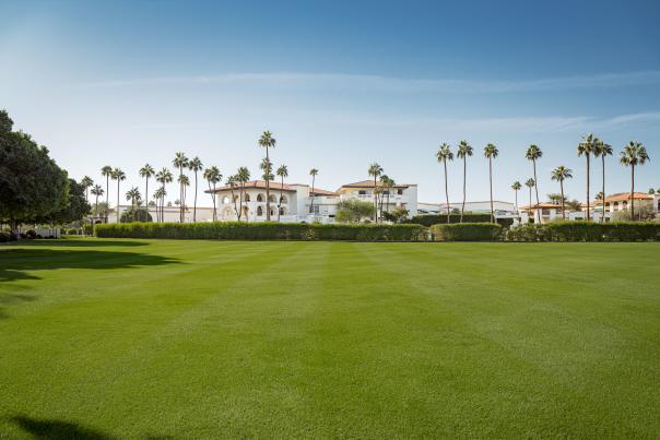 Arizona Grand Grand Lawn