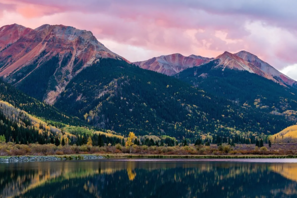 Scenic Colorado, Utah Weddings Offer Change of Pace