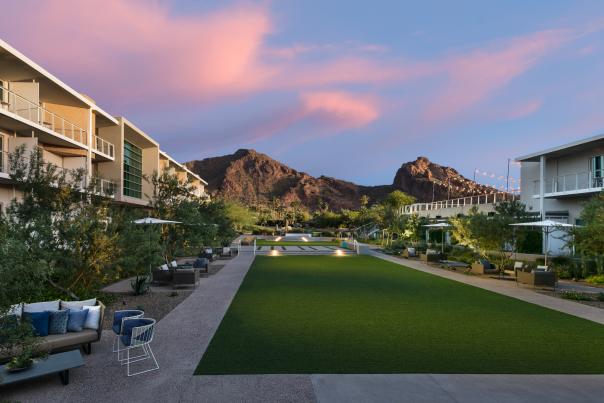 Mountain Shadows Resort Lawn