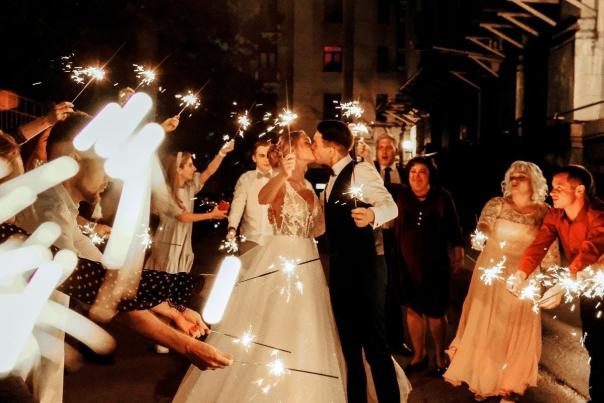 7 Ways to Surprise and Delight Your Wedding Clients