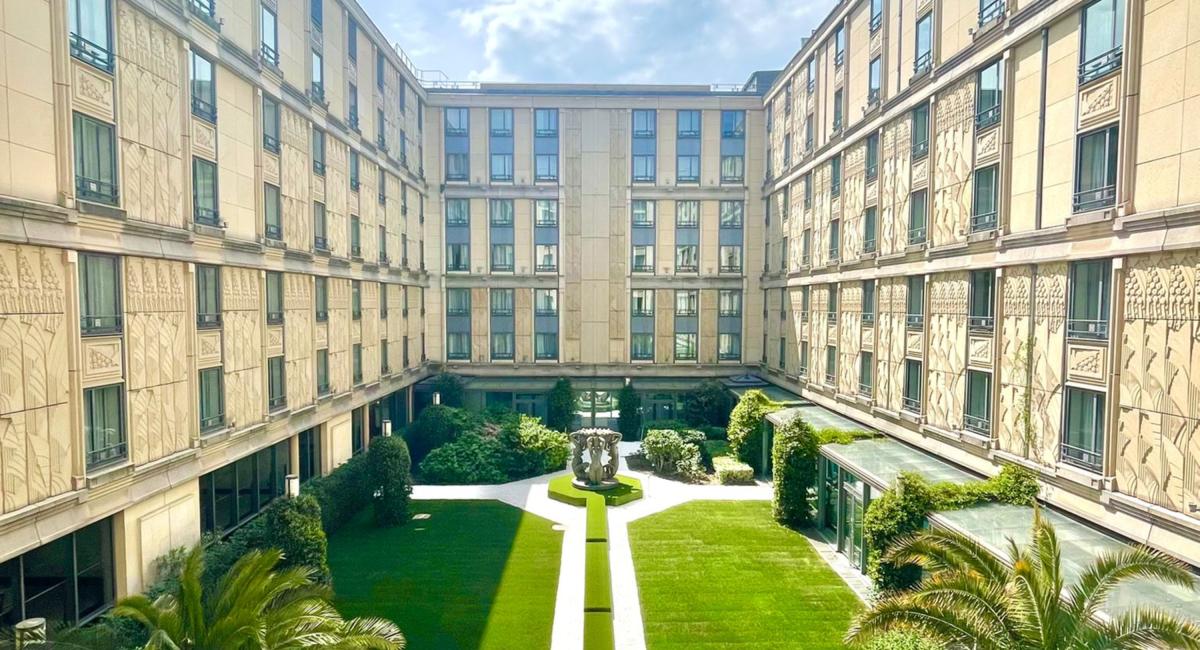 L_Hotel_Du_Collectionneur_GARDEN_VIEW_DELUXE