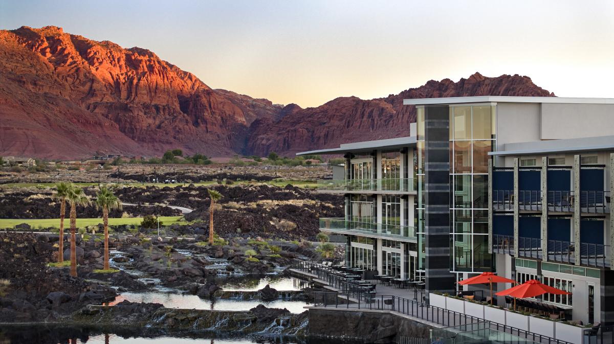 Black Desert Resort Hero