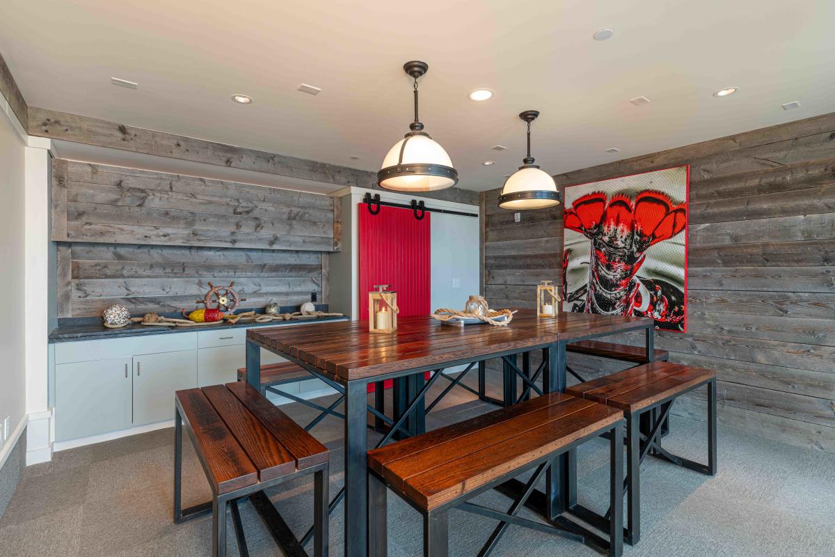 Cliff House Maine Captains Table