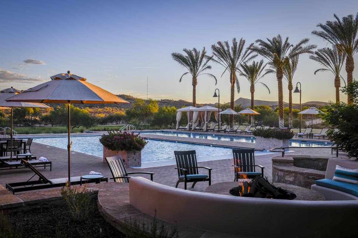 Rancho de los Caballeros Pool Firepit