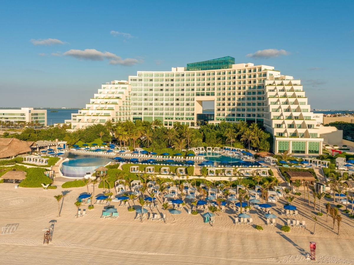 LIVE Aqua Cancun