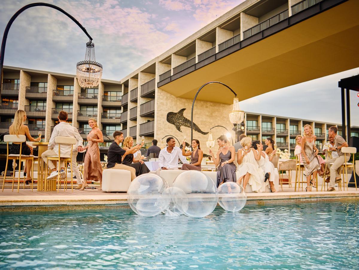 Devossion by Live Aqua Bubbles Soiree