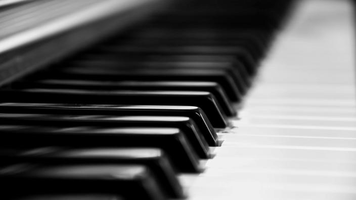 Gumbo House: Piano Bar Style Pop & Rock with MJ Riemann