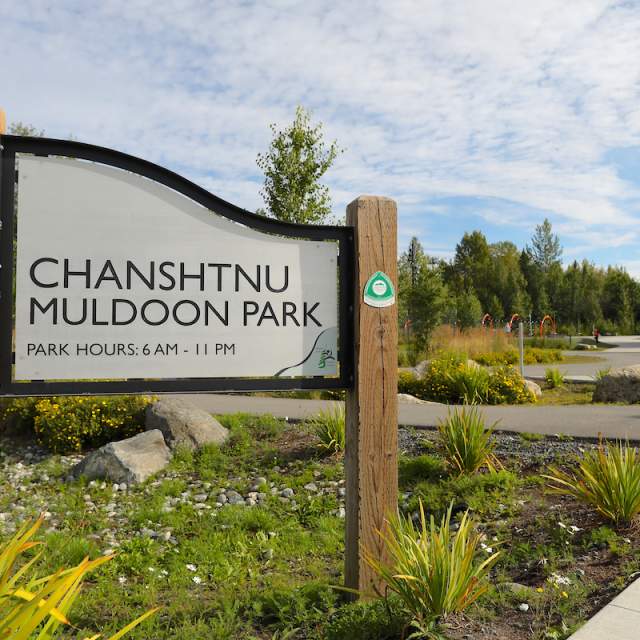 Visit Anchorage Log Cabin Visitor Information Center