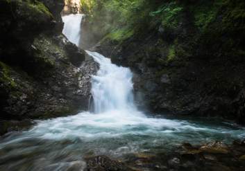 Thunderbird falls hiking