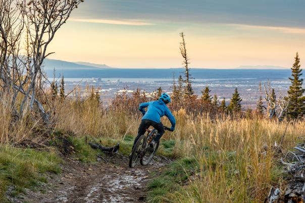 Mountain biker enjoying trails in Hillside Park
