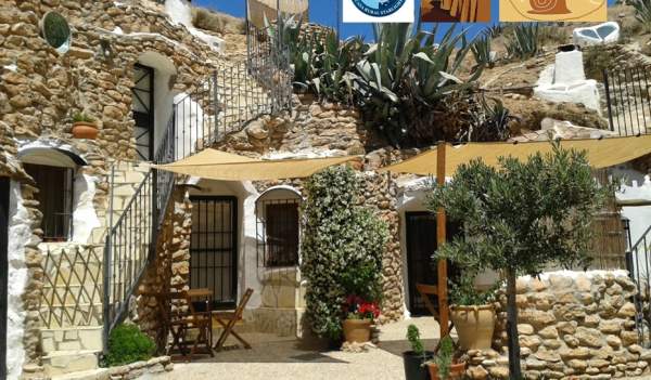 Vivienda Rural Cuevas Algarves de Gorafe El Algar