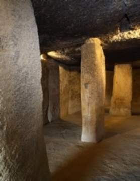 Cuevas, Dólmenes, Ciudades: Cádiz, Málaga