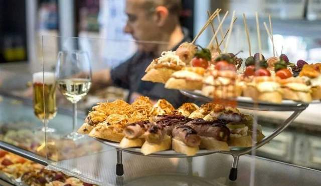 Tapas route around Almería