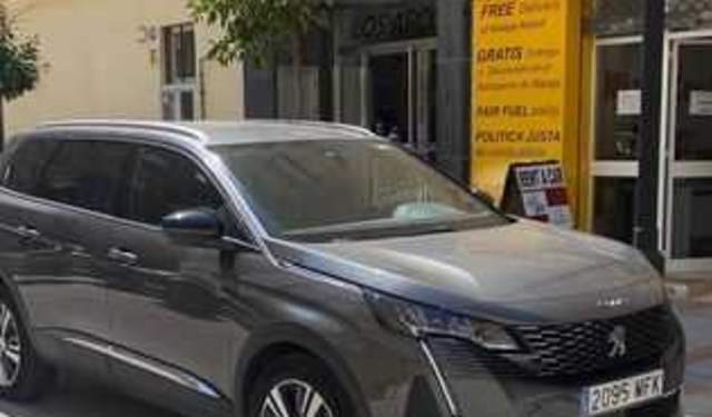 Descuento en alquiler de coches automáticos de 7 y 9 plazas en Miami Car Hire
