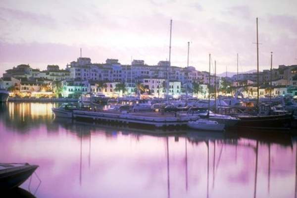 A NAVEGABLE AND TRADING ALTERNATIVE. SEVILLE, CADIZ, MALAGA.