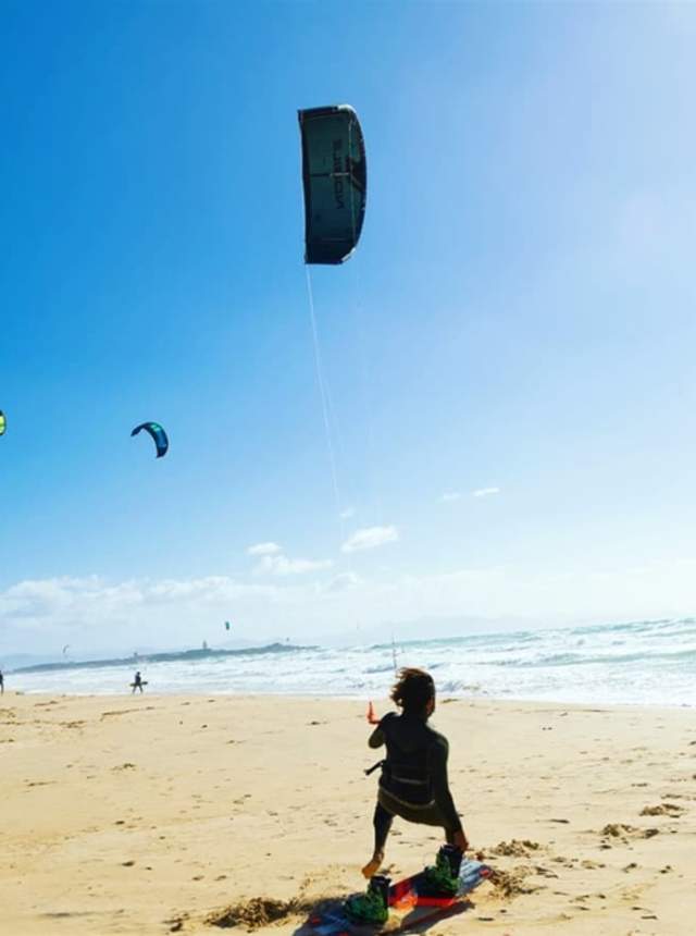 Aprende a volar sobre el mar en Tarifa