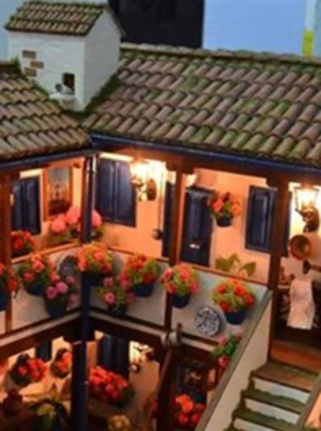 Patios de Córdoba - Festival de Mayo - Patios y Perfumes
