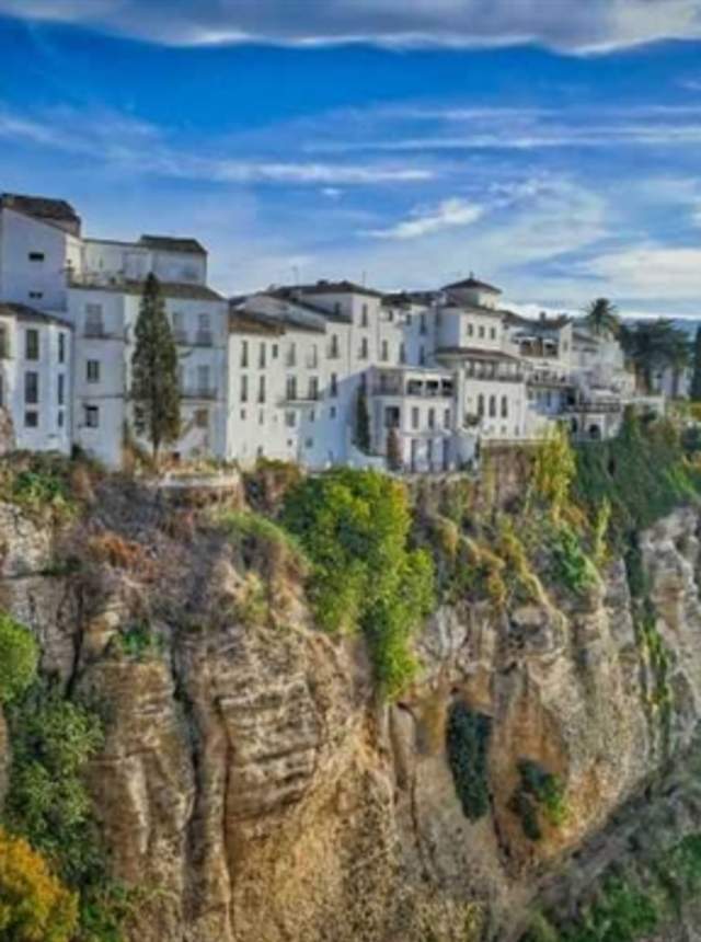 Excursión a Ronda y Setenil de las Bodegas desde Málaga