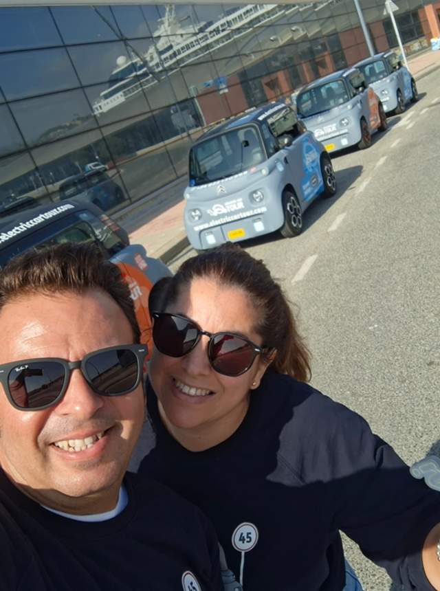 Tour Esencial de Málaga en Coche Eléctrico - Ideal para Cruceristas