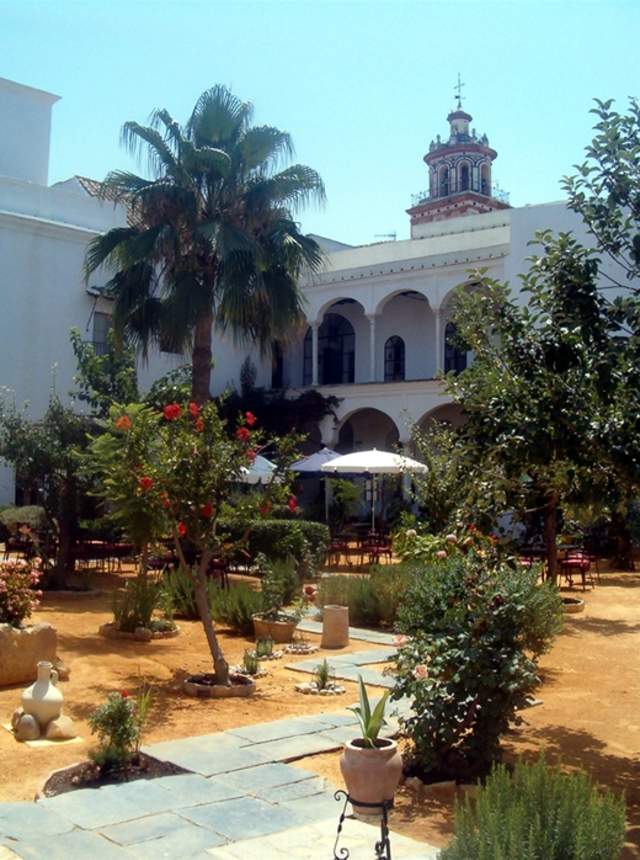 Palacio de los Guzmanes - Fundación Casa Medina Sidonia
