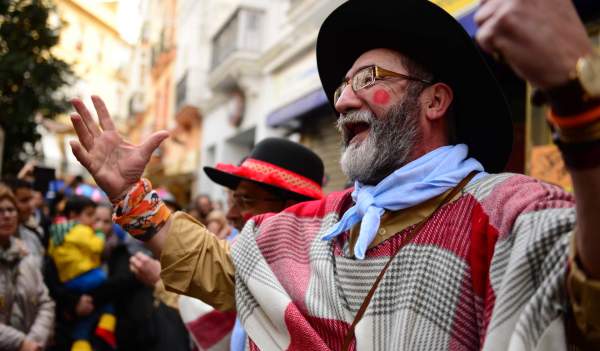 Promenade à travers Cadix pendant le Carnaval !