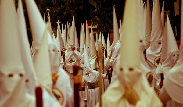 nazarenos sevilla semana santa