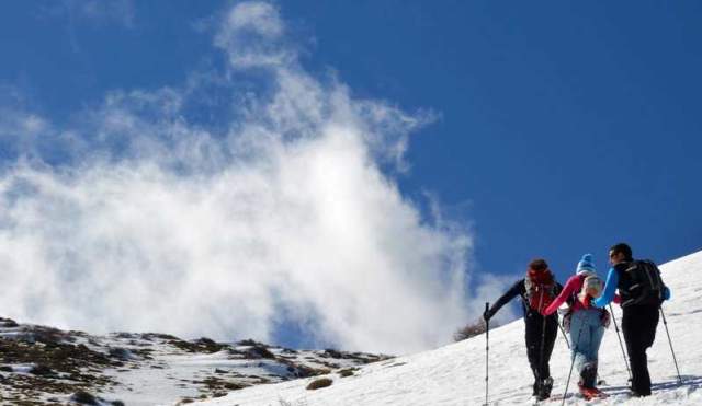 Travesía con raquetas de nieve en el Puerto de la Ragua