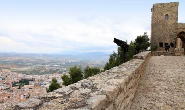 Aussichtspunkte in Jaén: natürlicher und barrierefreier Wachturm
