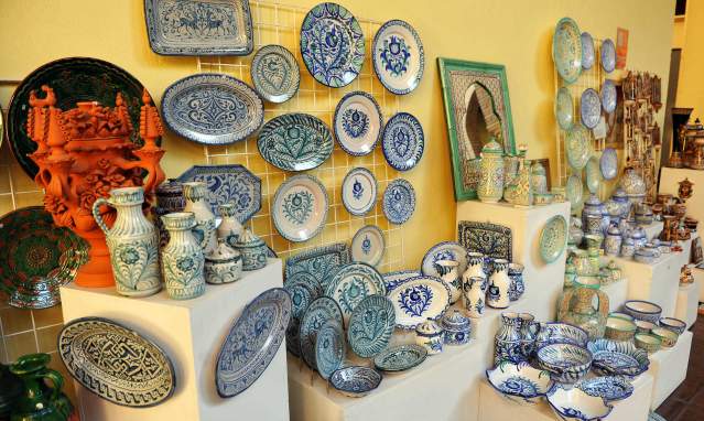 Guadix pottery