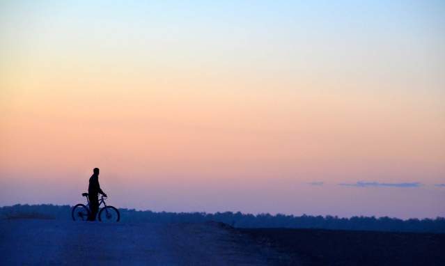 Dusk on a bicycle through Lantejuela, Osuna