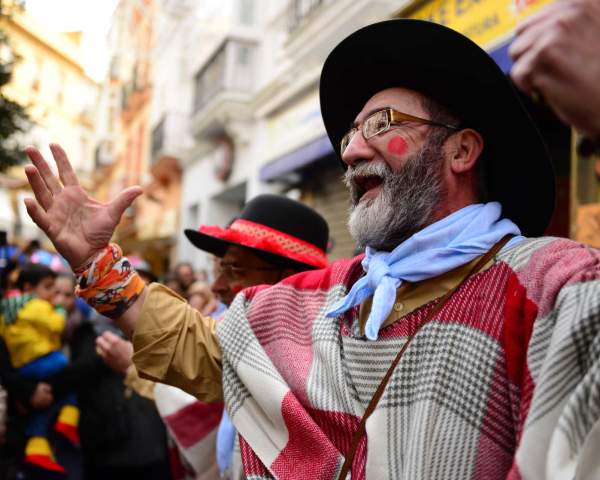Promenade à travers Cadix pendant le Carnaval !