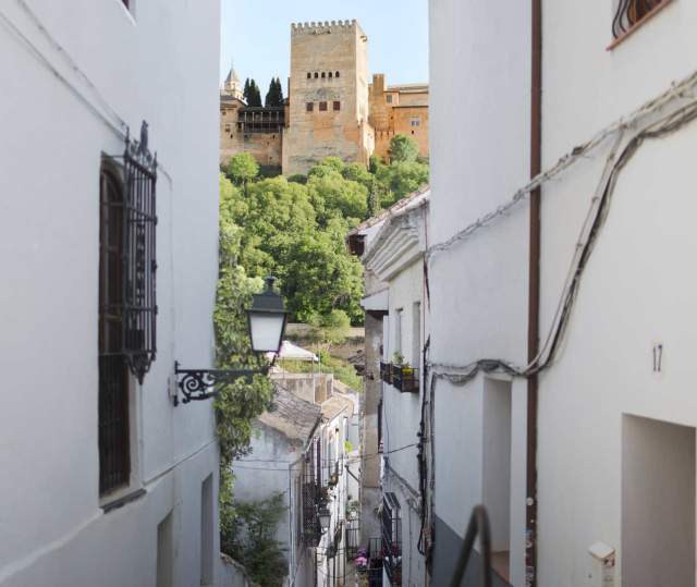 Un recorrido por los tres barrios granadinos con más historia