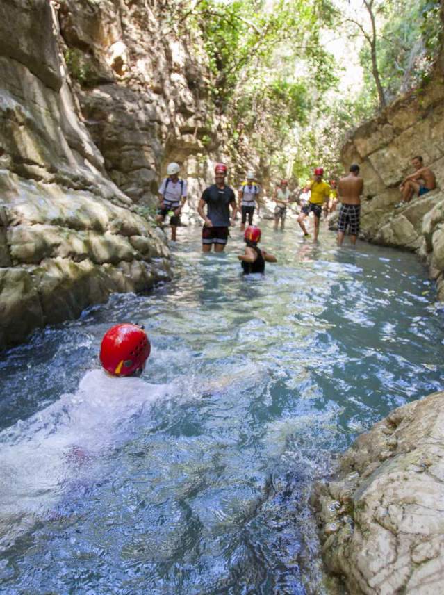 Canyoning in the Garganta Verde