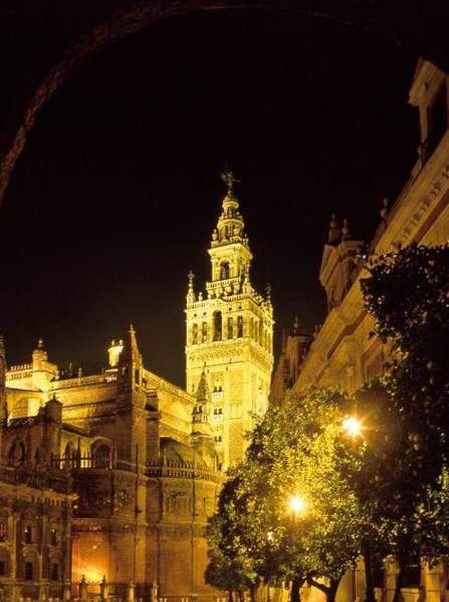 Sevilla inmensa. 4 momentos para descubrir ese color tan especial.